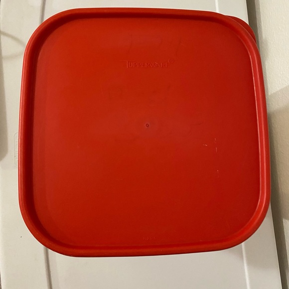 Tupperware Large Canister - Picture 5 of 5